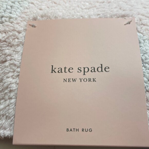 Kate Spade Bath Mat pink & white Polk-a-dot NEW WITH TAGS! - Picture 2 of 5